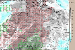 Turbulenter Nachmittag mit ergiebigen Regenfällen